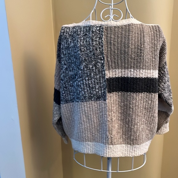 Sweater - Picture 3 of 4